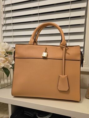 JustFab Classic Structured Tote Bag in Blush